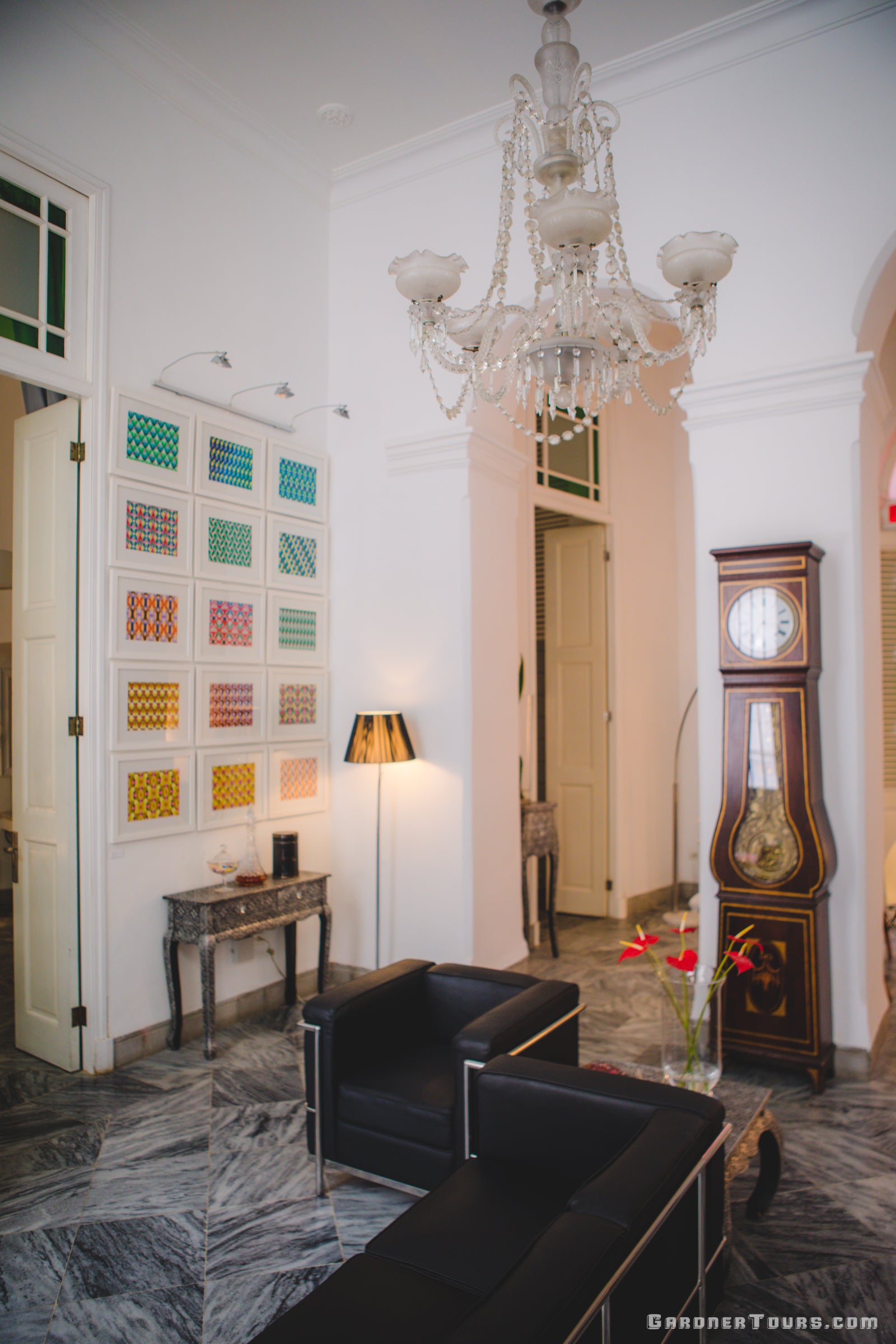 4-Star BnB Living Room with Chandelier and Grandfather Clock in Old Havana, Cuba