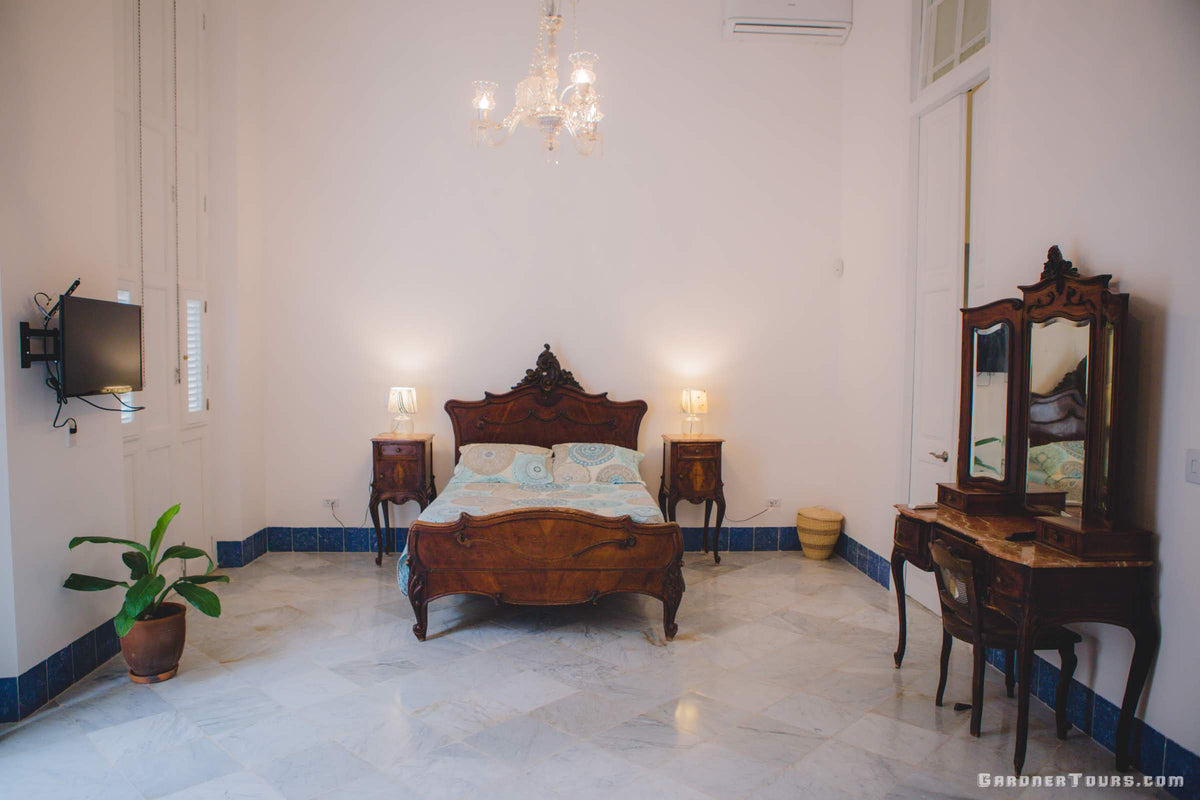 Luxury Cuba Tours Spacious Villa Villegas in Private Rent House in Old Havana Cuba