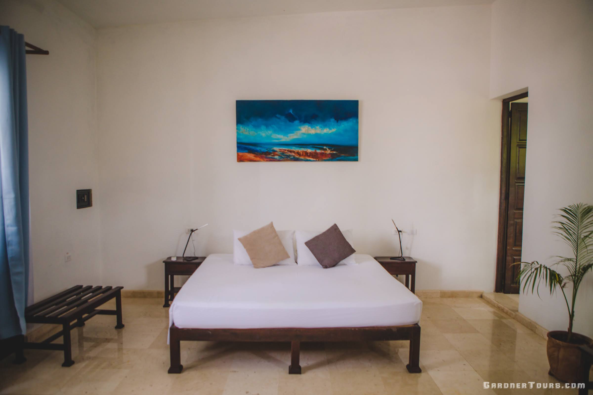Cuba Luxury Tours Spacious Room with King Bed at Jesus Maria 432 in Trinidad, Cuba